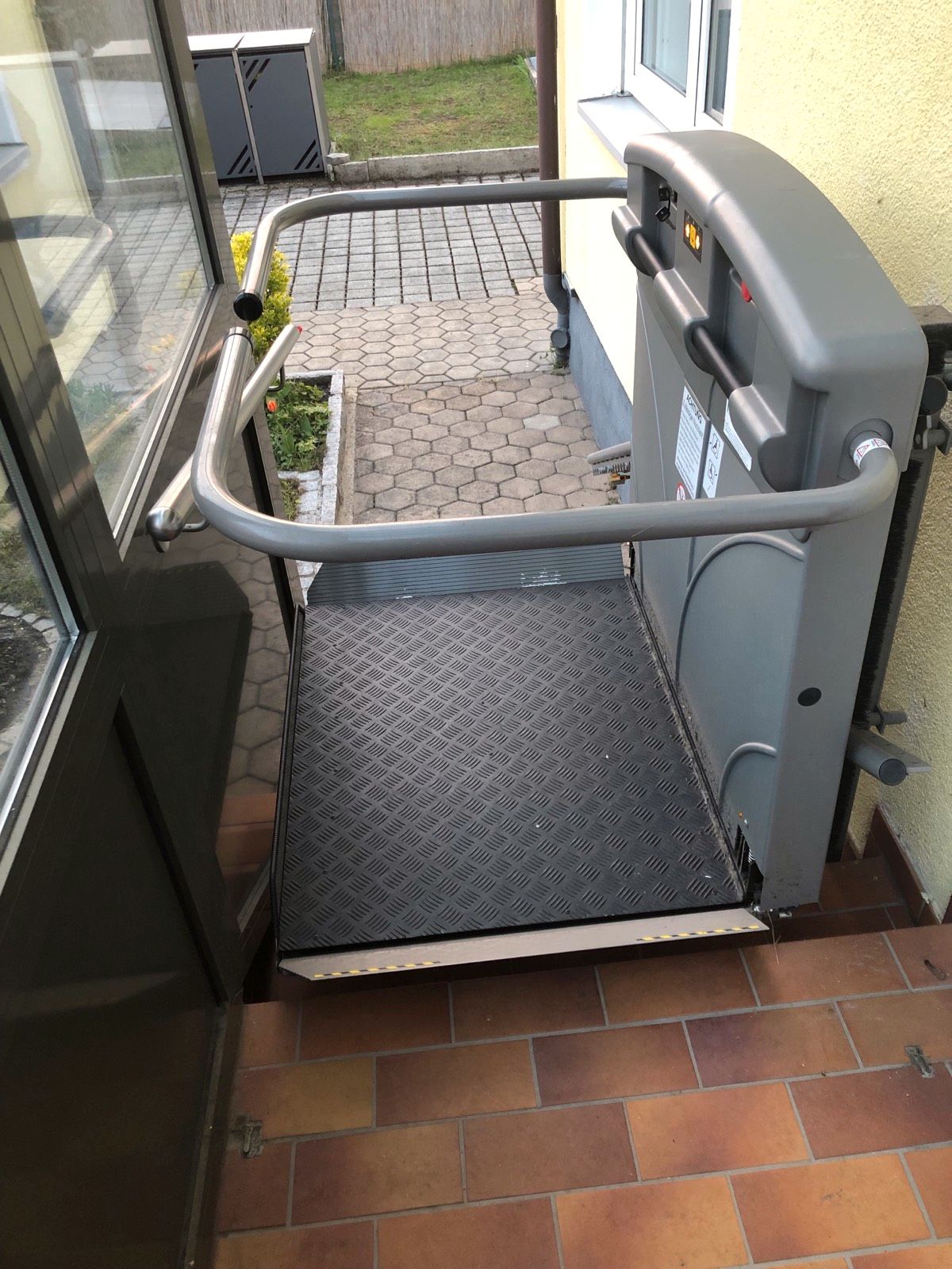Plattformlift für Außenbereich - Rollstuhlgeeignet